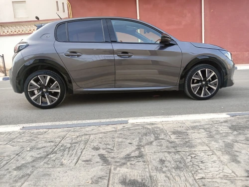 Peugeot 208 2022 GT