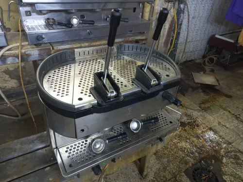 Machine à café Bizira modifié à conti 2 bra