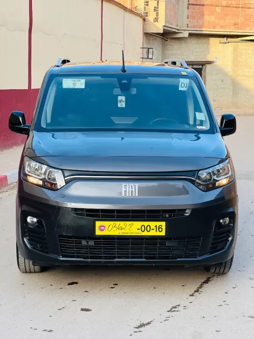 Fiat Doblo 2023 Italie