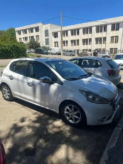 Peugeot 208 2015 Allure