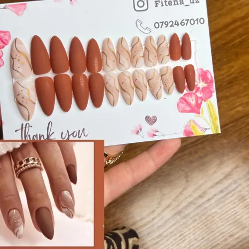 Press on nails  أضافر مؤقتة