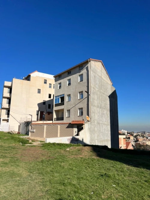 Vente Appartement Niveau de villa F4 Alger Bouzareah