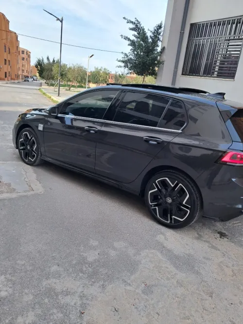 Volkswagen Golf 8 2025 R Black Edition 