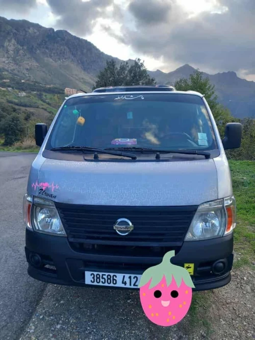 Nissan URVAN 2012
