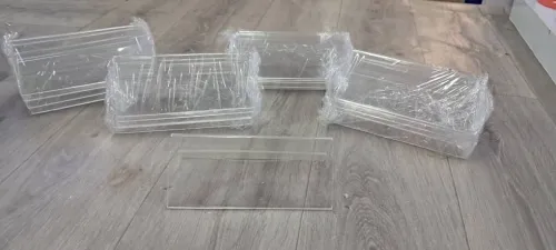 Porte-étiquettes en plexiglas