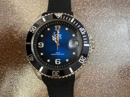 Montre Ice Watch noir et blue