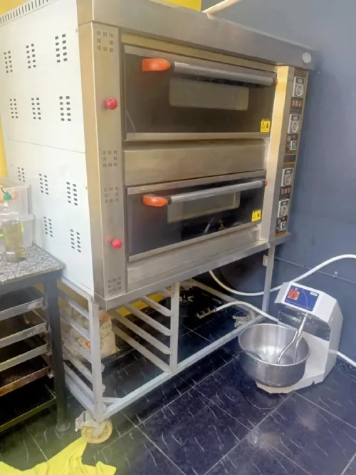 Matériels pizzeria presq neuf