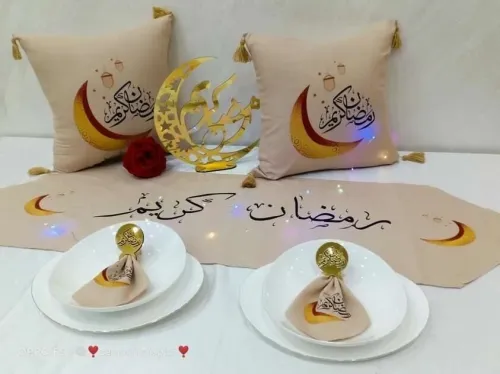 Coussins thème ramadan karim avec le chemain de table
