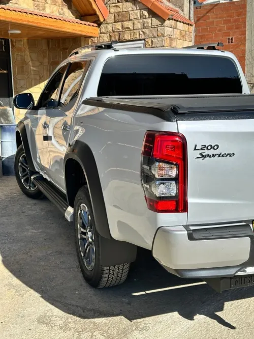Mitsubishi L200 2022 Doube cabine Evolution