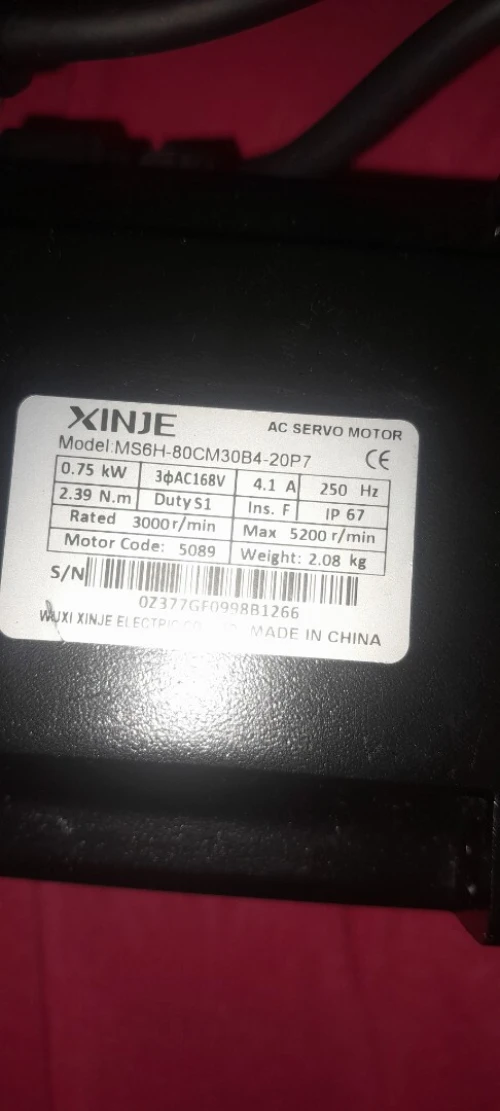Servo moteur