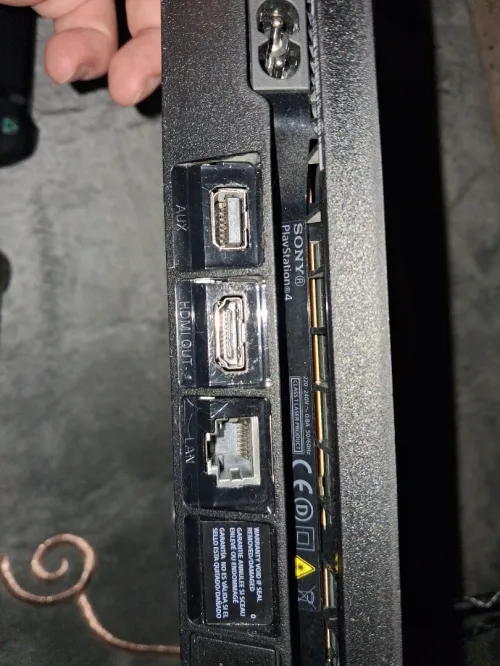 ps4 500 go + 2 manettes