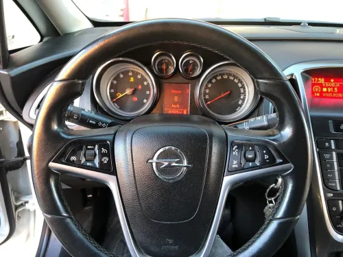 Opel Astra 4 portes 2013 Cosmo