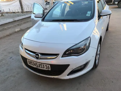 Opel Astra 4 portes 2013 Cosmo