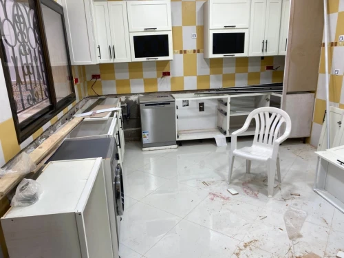 Avendre meuble de cuisine neuf en urgence.