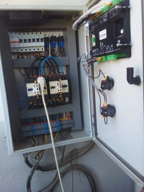Les armoires de commande et inverseurs groupe électrogène 