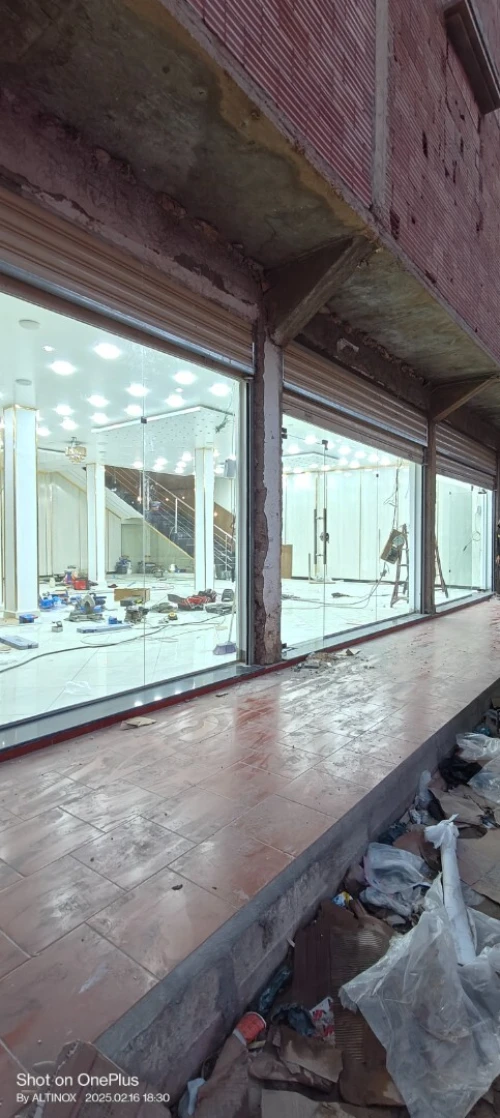 Façade en verre trempé 