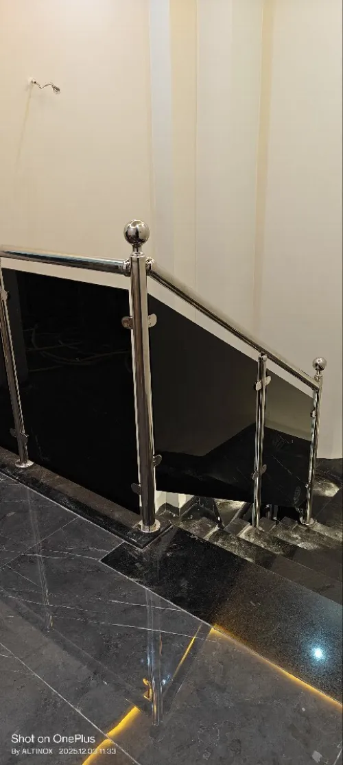 RAMPE D'ESCALIER EN INOX