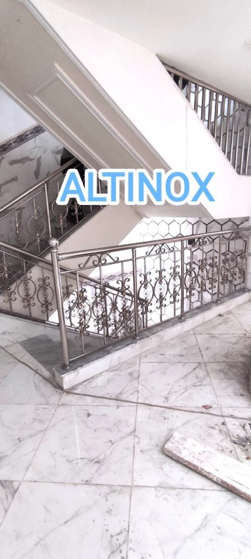 Rampe d'escalier en inox