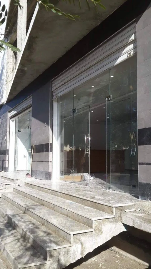 Façade en verre trempé