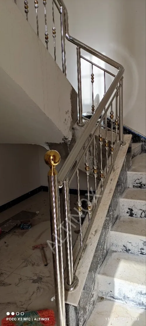 RAMPE D'ESCALIER EN INOX