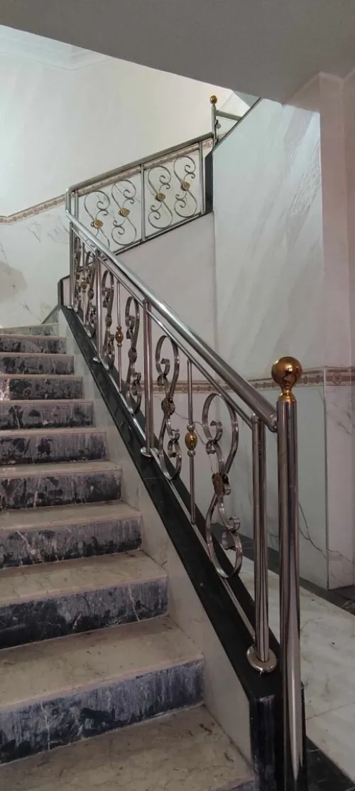 RAMPE D'ESCALIER EN INOX
