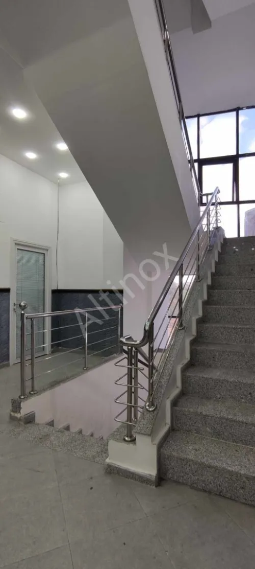RAMPE D'ESCALIER EN INOX