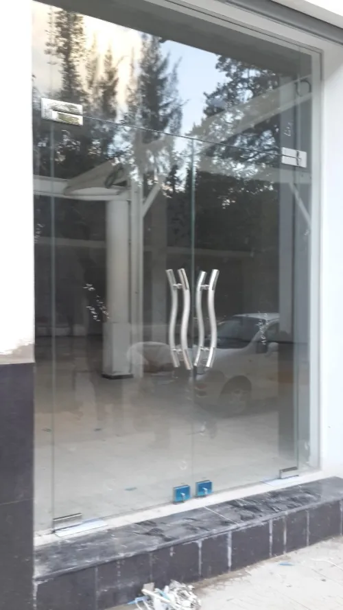 Façade en verre trempé 