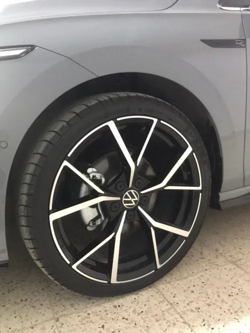 Volkswagen Golf 8 2025 R