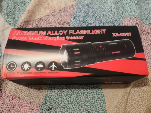 Lampe torche puissante 
