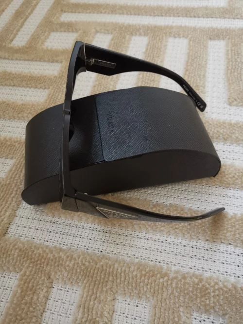 lunettes prada