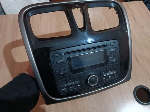 Suport et poste radio original renault Symbol + logan + stepway