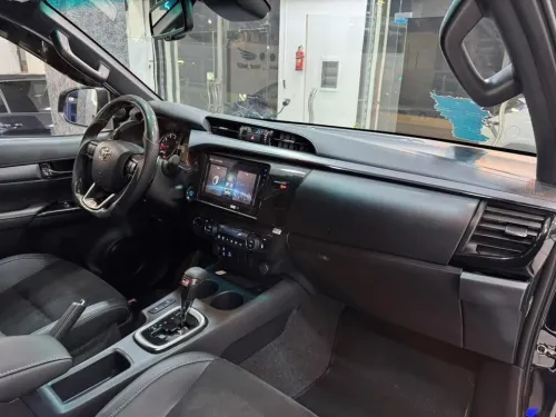 Toyota Hilux 2025 GR full options