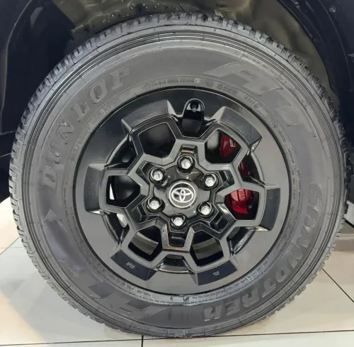 Toyota Hilux 2025 GR full options