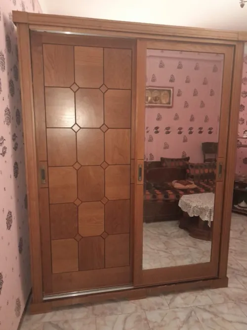 Lit 2 place coffré avec matelas orthopédique et garde robe