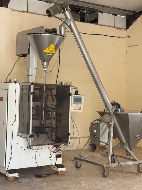 Machine d'emballage et de conditionnement poudre