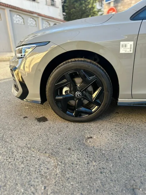 Volkswagen Golf 8 2025 R-Line