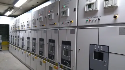 Câblage Armoires Électriques Industrielles & Panneaux de Commande