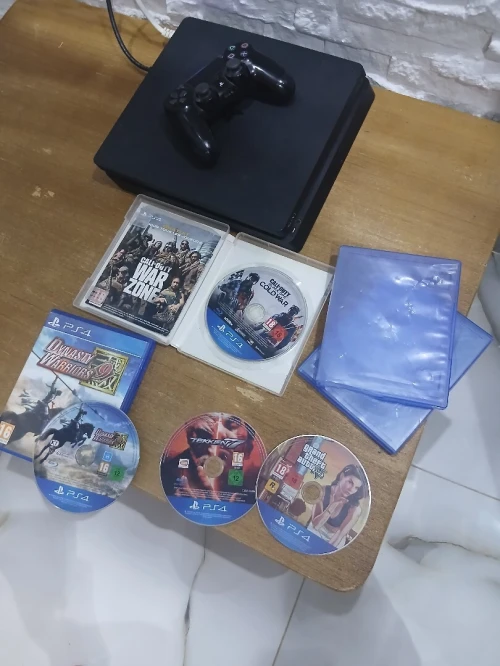 Ps4 slim 400gb online 13.04v