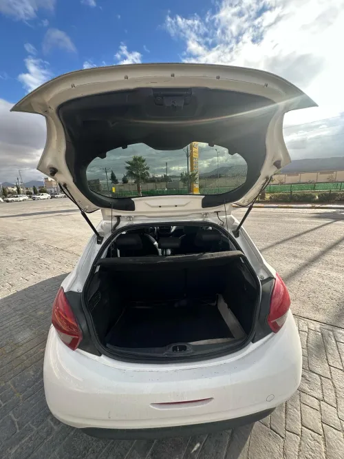 Peugeot 208 2016 Active Facelift
