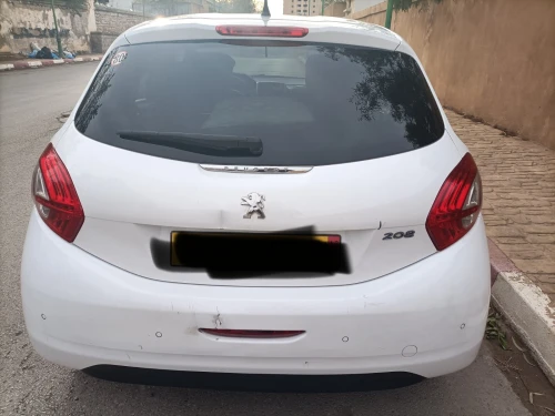 Peugeot 208 2015 Allure