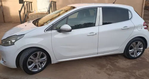 Peugeot 208 2015 Allure