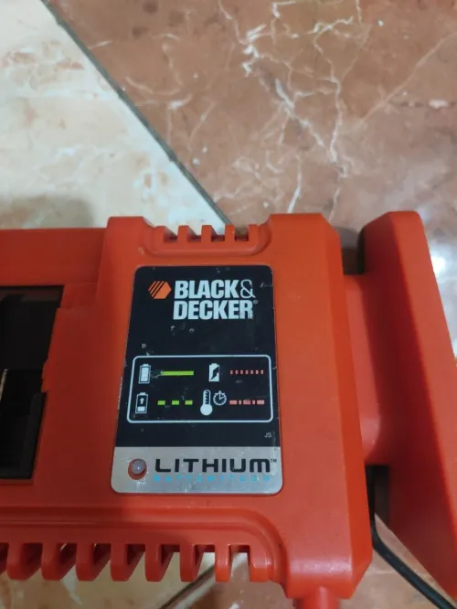 Chargeur BLACK&DECKER 20v
