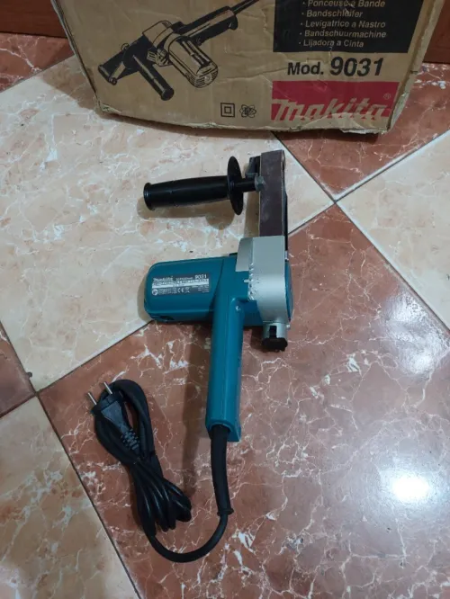 Ponceuse Makita 9031 (Japan)