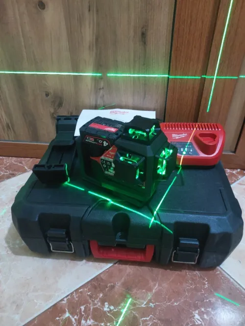 Niveau laser Milwaukee M12 3PL