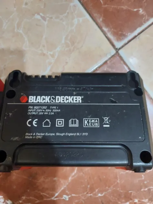 Chargeur BLACK&DECKER 20v