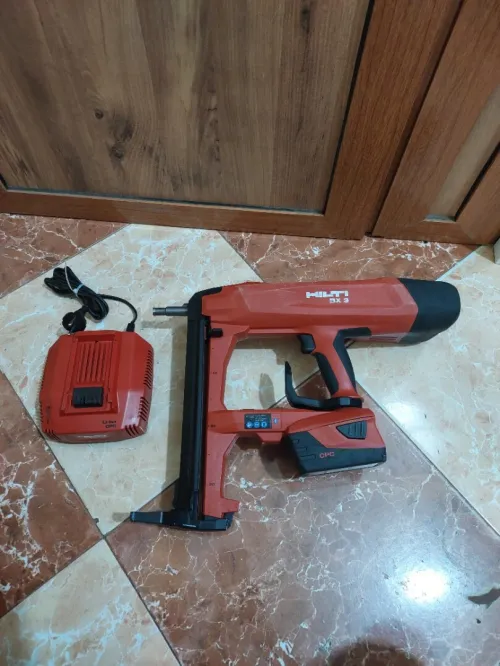 Cloueure Hilti BX 3