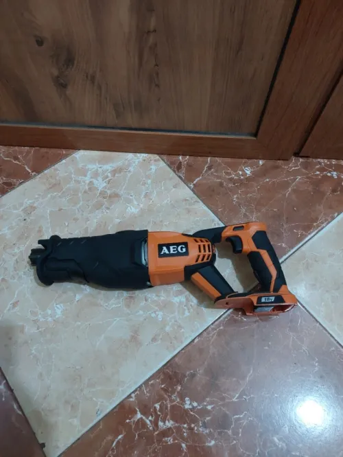 Scie sabre AEG 18v (Solo)