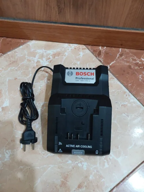 Chargeur Bosch Professionnel GAL 18V-160 C