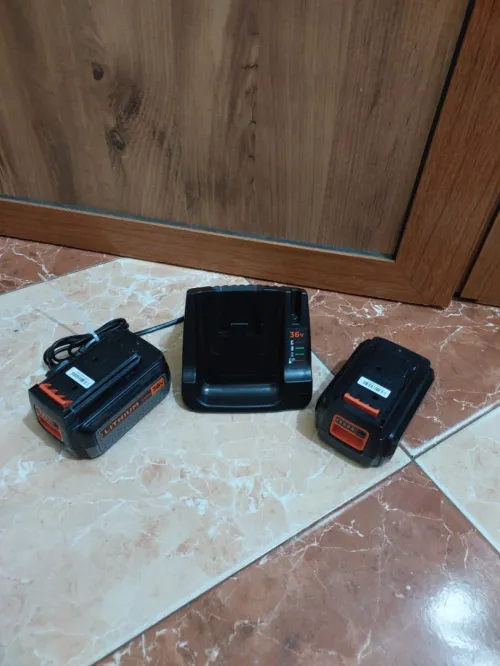 Chargeur + 2 Batteries Black&Decker 36v