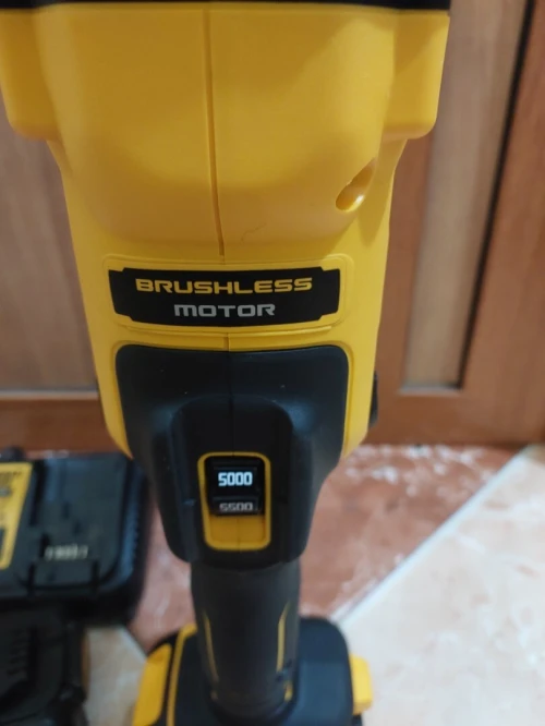 Polisseuse Dewalt 18v 4Ah (BL-2022)